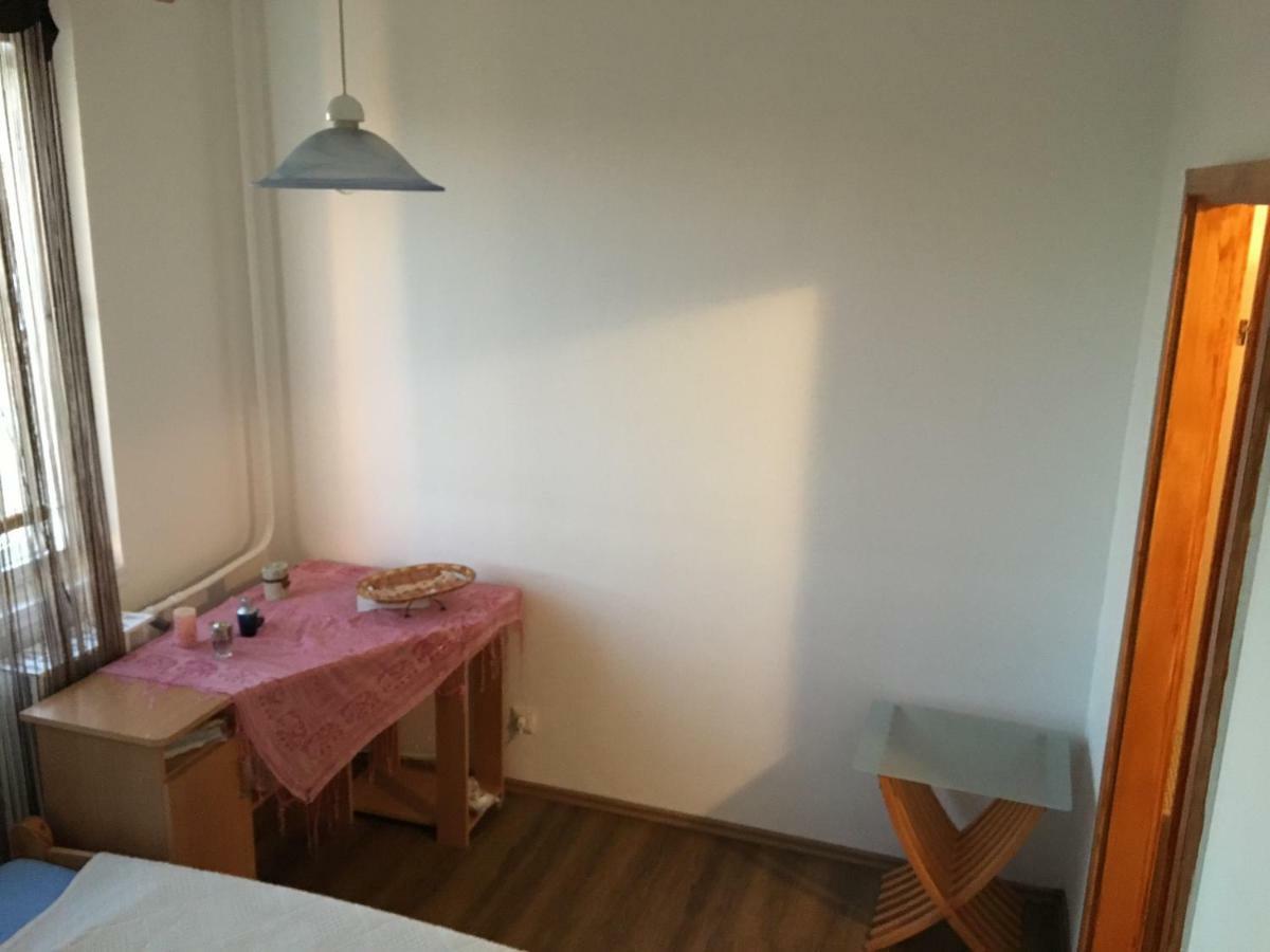 Ujpest Lakas Apartment *